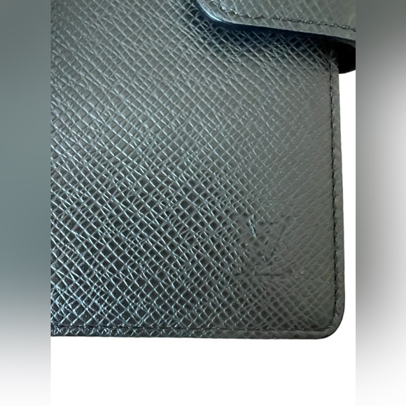 LOUIS VUITTON Taiga Leather Agenda - Picture 9 of 15